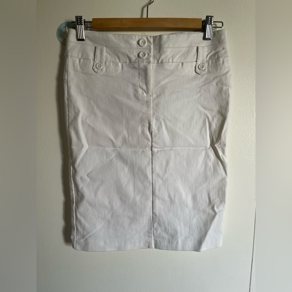 Elegant Midi White Women's Skirt. Size M